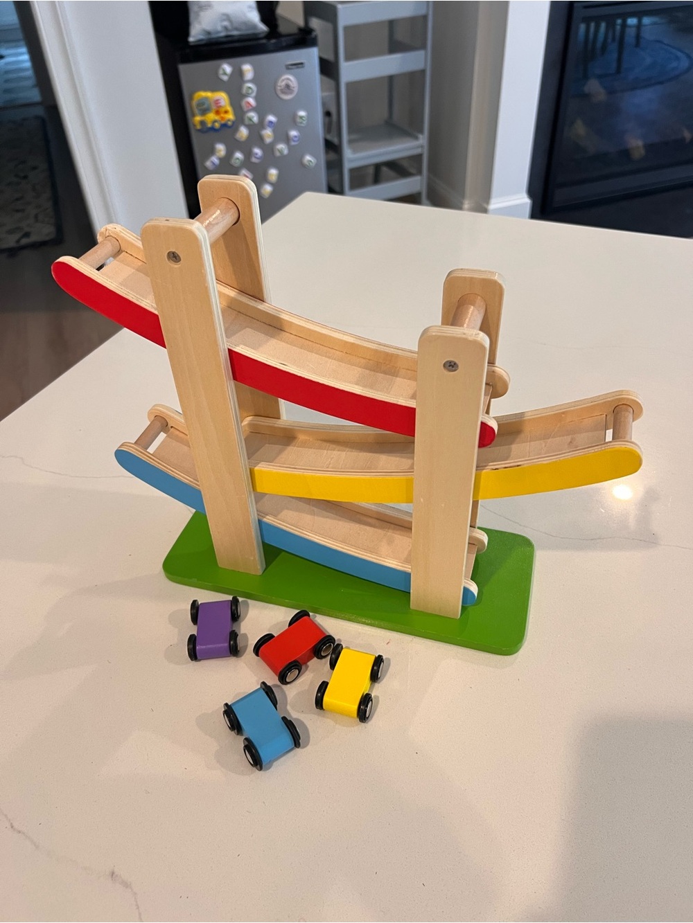 Wooden Rainbow Car Ramp Toy - Multicolor Zig Zag Racing Track for Kids